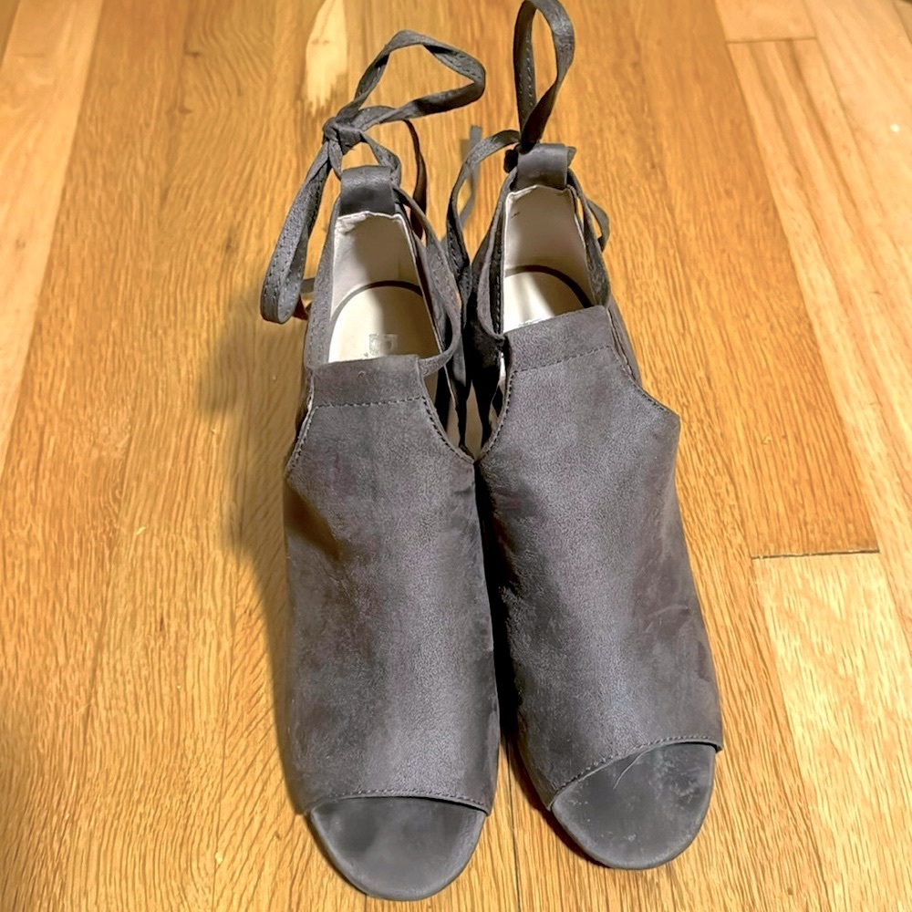 BC Footwear | Grey Suede | Heels with Ankle Wrap Ballet String